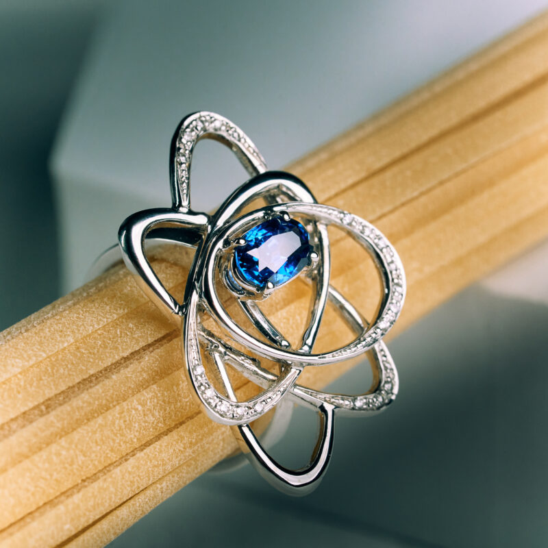 Anello "Orbital Grace"In Oro Bianco E Zaffiro