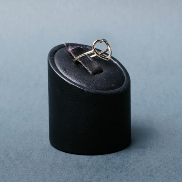 ANELLO FILO IN ORO GIALLO CUORE - immagine 2