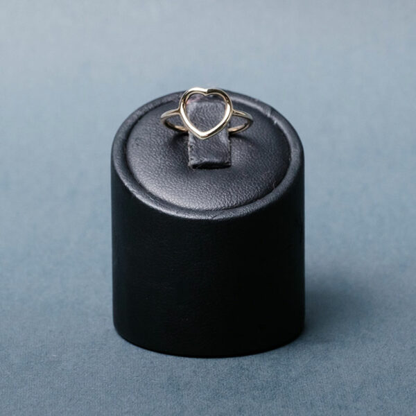 ANELLO FILO IN ORO GIALLO CUORE